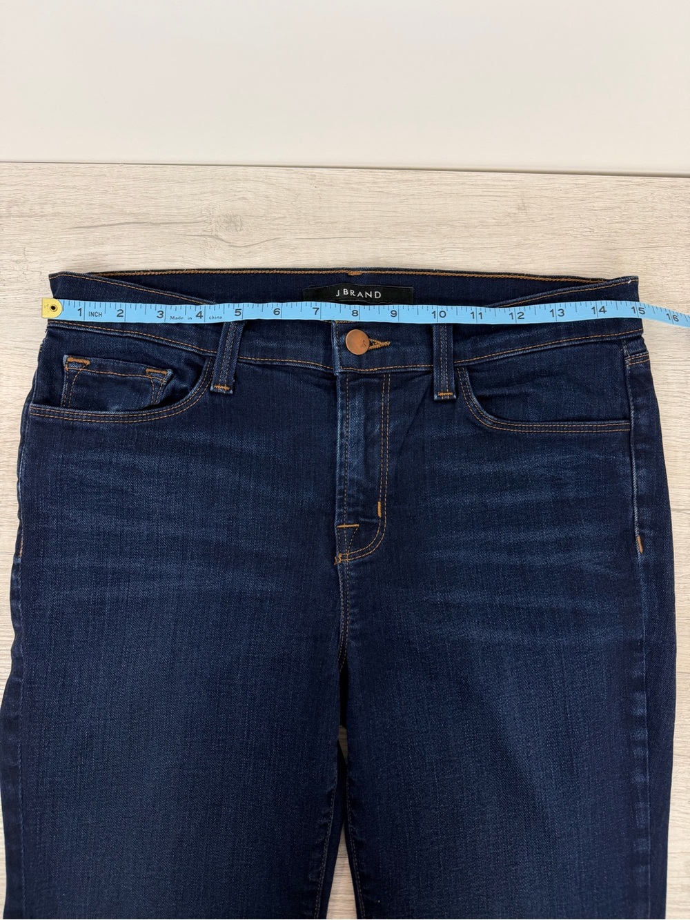 J Brand Mid-Rise Stove Pipe Skinny Jeans in Ignite, Size 29 - Picture 11 of 14